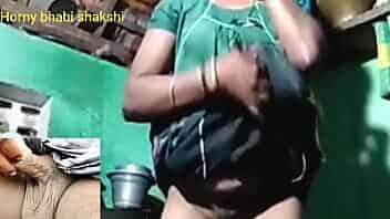 tube7 Tamil aunty bigboobs and hairy pussy pressing sexymood video