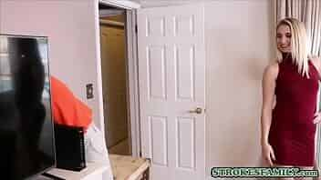 Stepdad and stepdaughter found an empty room to fuck video