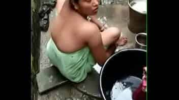 Desi aunty recorded while taking bath video