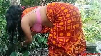 Village wife fuck with field in Hushband friend video